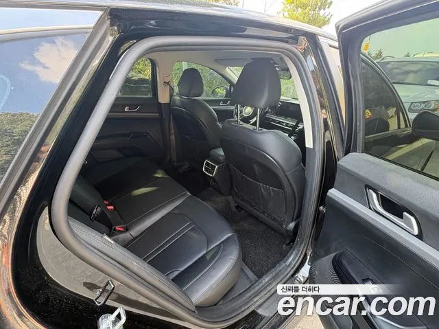 Hyundai AVANTE Avante (CN7) — Фото автомобиля 18