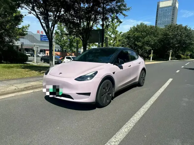 Фотография автомобиля — Tesla Model Y
