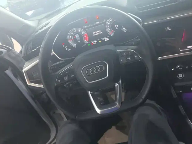Audi Q3 — Фото автомобиля 15