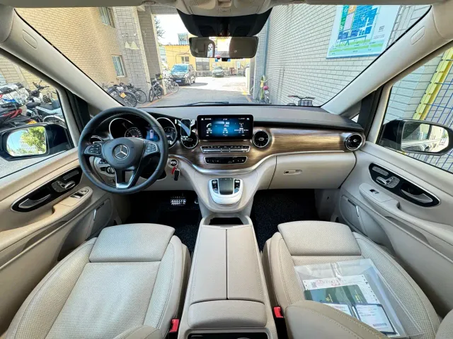 Mercedes-Benz V-Class — Фото автомобиля 17