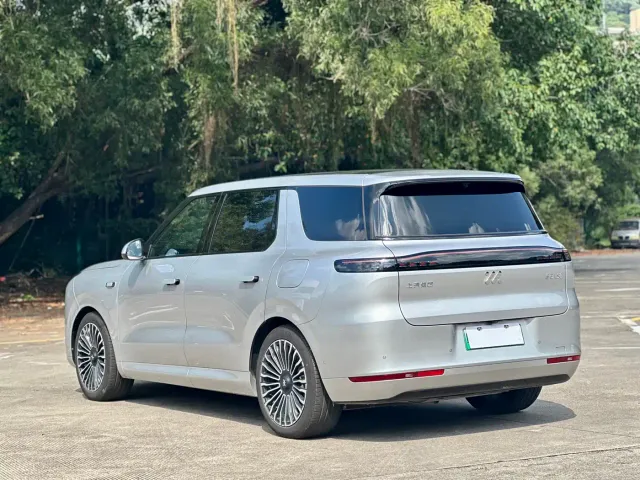 IM Motors LS8 — Фото автомобиля 24
