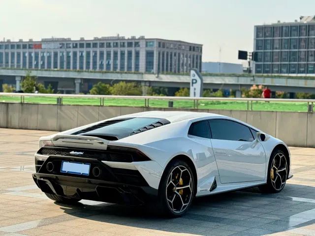 Lamborghini Huracan — Фото автомобиля 6