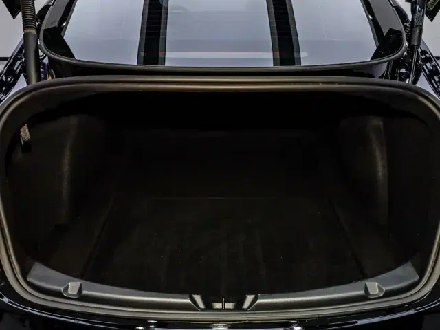 Tesla Model 3 — Фото автомобиля 6