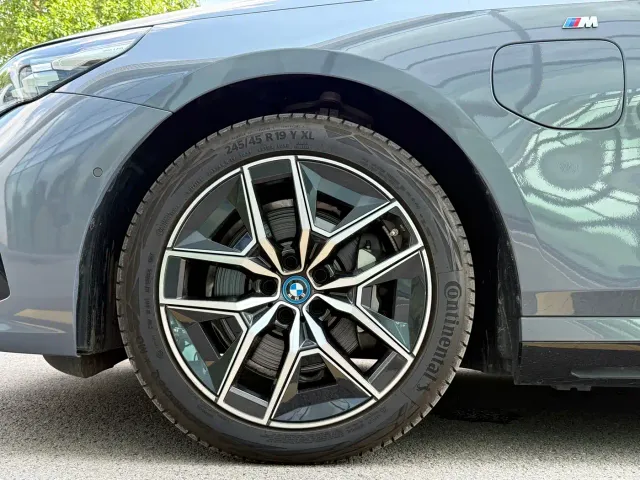 BMW i5 — Фото автомобиля 21