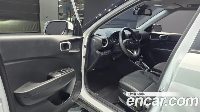 Hyundai Venue — Фото автомобиля 15