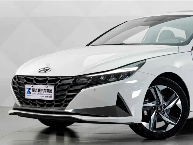Hyundai Elantra — Фото автомобиля 3