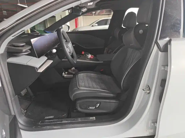 Geely Galaxy E8 — Фото автомобиля 16