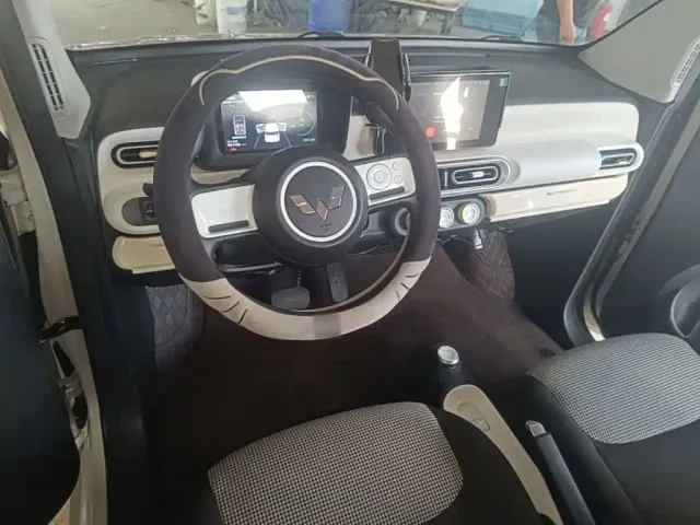 Wuling Hongguang Mini EV — Фото автомобиля 9