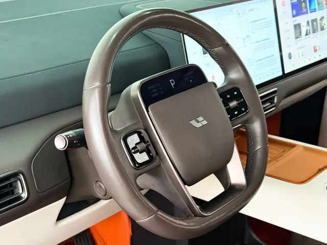 Li Auto MEGA — Фото автомобиля 12