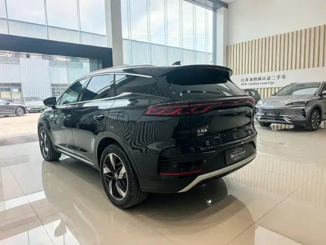 BYD Tang — Фото автомобиля 4
