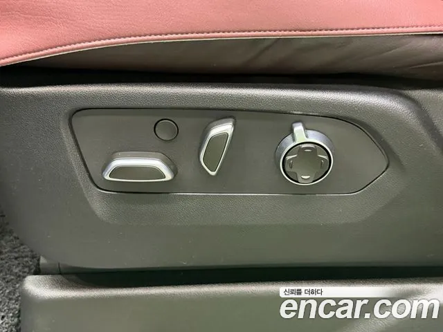 Cadillac Escalade — Фото автомобиля 18
