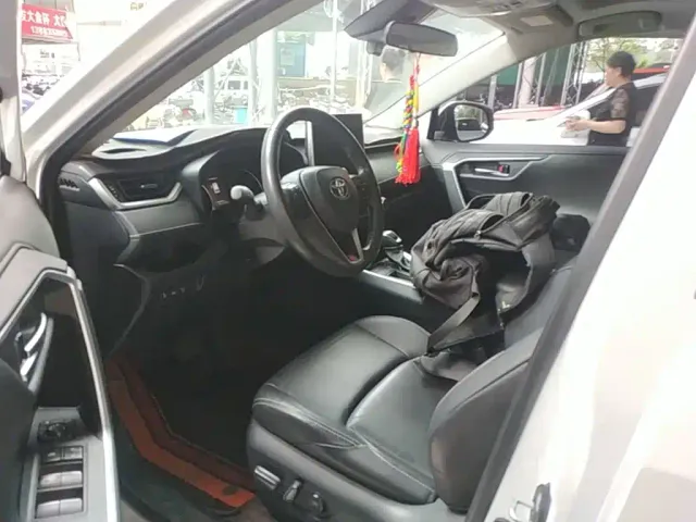 Toyota Wildlander — Фото автомобиля 15