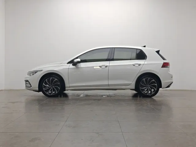 Volkswagen Golf — Фото автомобиля 10