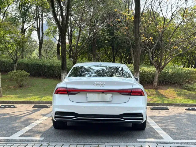Audi A7L — Фото автомобиля 7