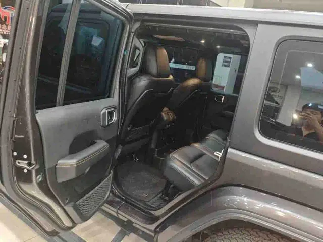 Jeep Wrangler — Фото автомобиля 2
