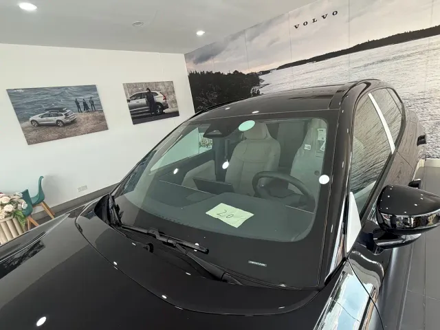 Volvo XC70 Plug-in Hybrid — Фото автомобиля 12