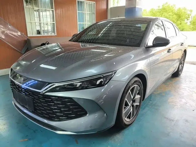 Фотография автомобиля — BYD Qin L