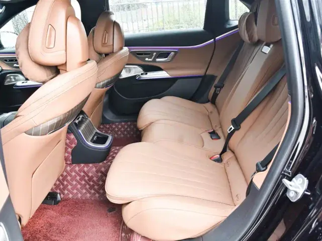 Mercedes-Benz E-Class — Фото автомобиля 12