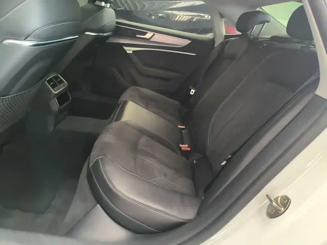 Audi A7L — Фото автомобиля 16