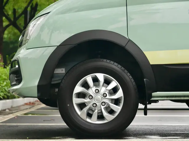 Maxus V80 RV — Фото автомобиля 8