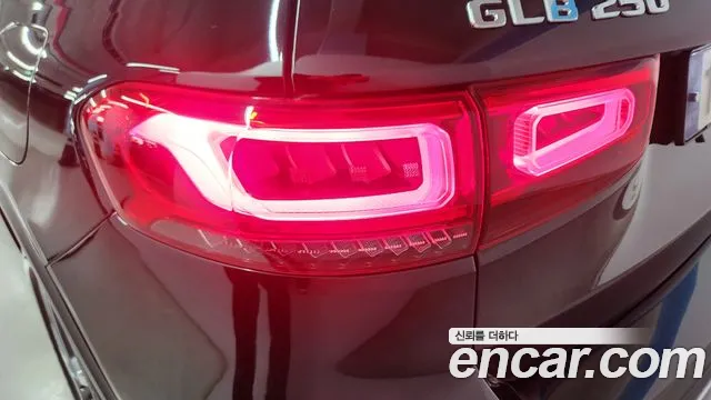 Mercedes-Benz GLB-Class — Фото автомобиля 18