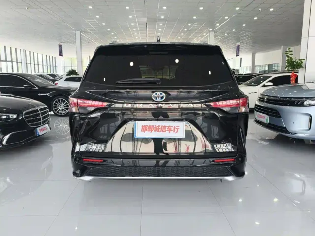 Toyota Granvia — Фото автомобиля 5