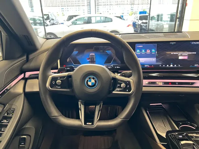 BMW i5 — Фото автомобиля 11