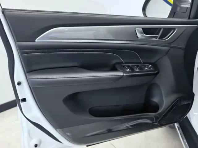 Haval M6 — Фото автомобиля 7