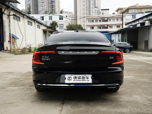 Volvo S90 — Фото автомобиля 8