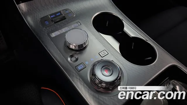 Genesis GV70 — Фото автомобиля 12