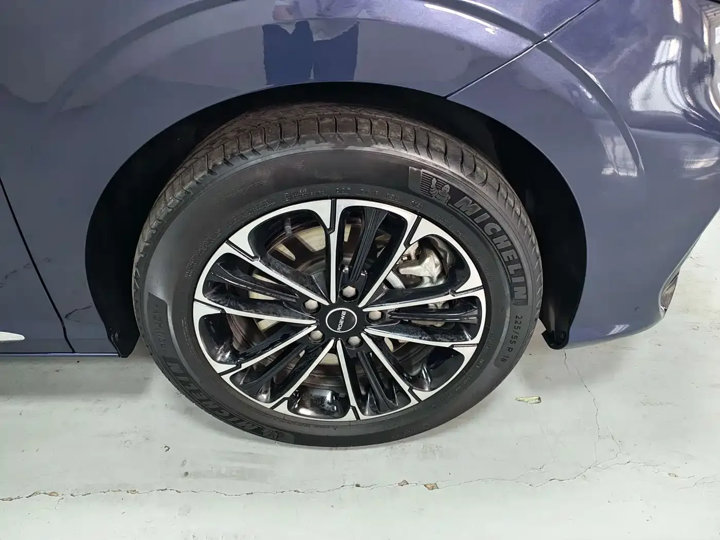 Roewe Roewe iMAX8 2022 400TGI Honor Edition — Фото автомобиля 18