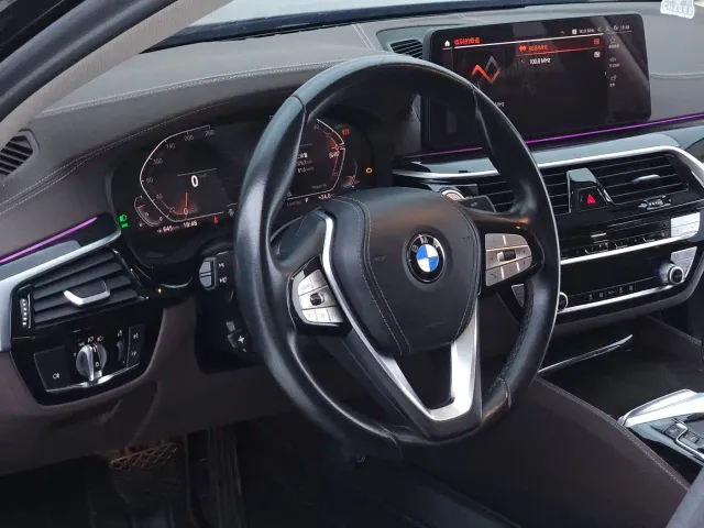 BMW 5 Series — Фото автомобиля 16