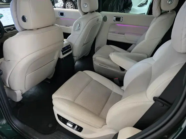 Li Auto L9 — Фото автомобиля 6