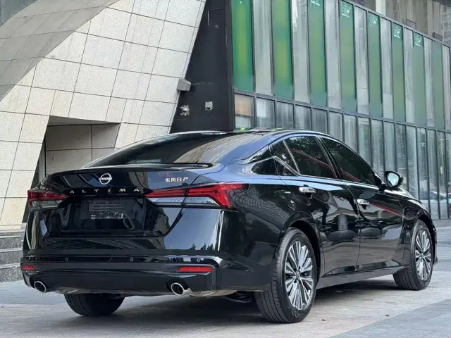 Nissan Teana — Фото автомобиля 12