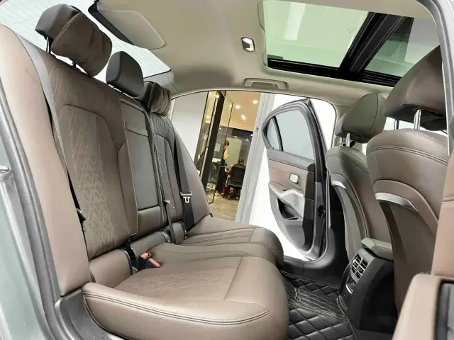 BMW 3 Series — Фото автомобиля 5