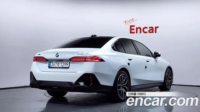 BMW 5 Series G60 — Фото автомобиля 2