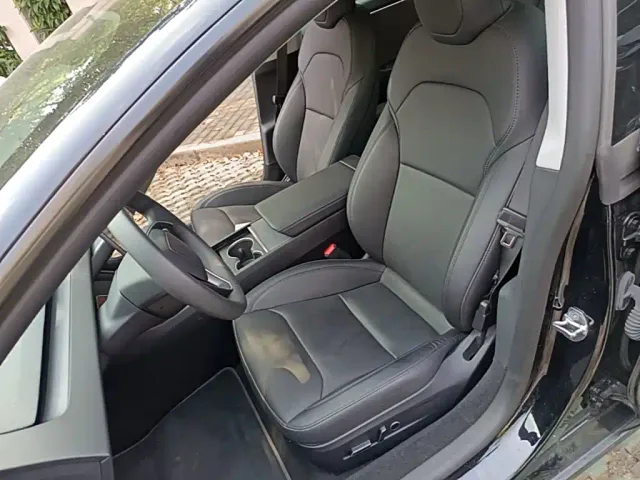 Tesla Model 3 — Фото автомобиля 14