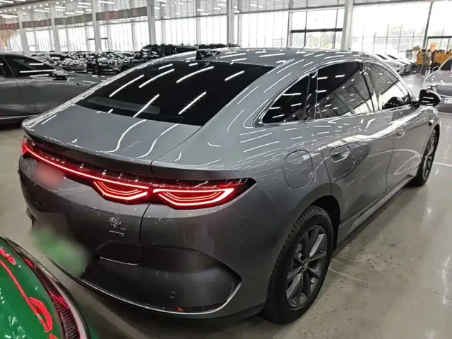 BYD Qin L — Фото автомобиля 6