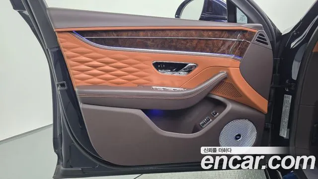 Bentley Flying Spur — Фото автомобиля 22