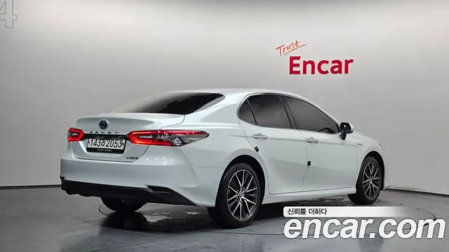 Toyota Camry — Фото автомобиля 2