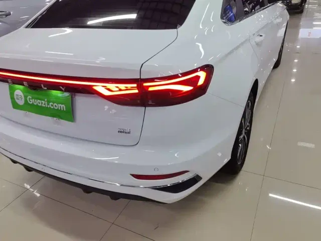 Geely Emgrand — Фото автомобиля 7