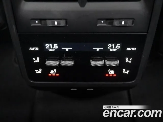 Porsche Macan Electric — Фото автомобиля 16