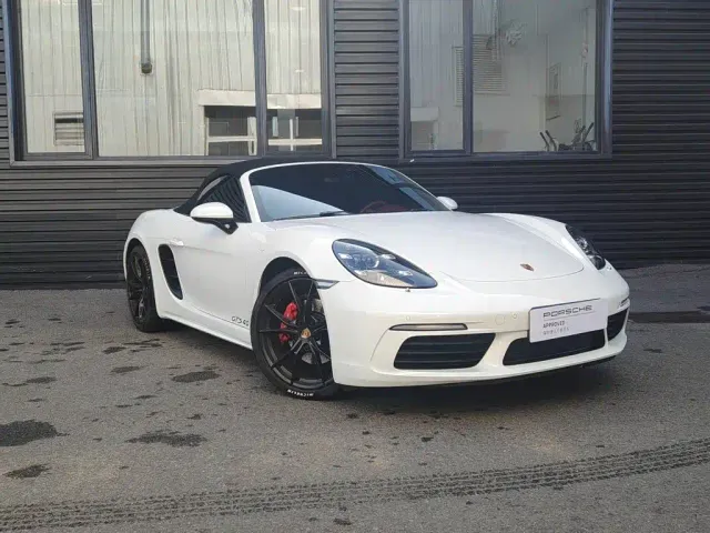 Porsche 718 — Фото автомобиля 2