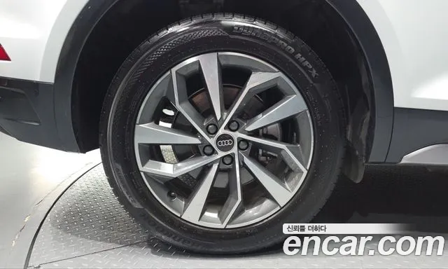 Audi Q5 FY — Фото автомобиля 5
