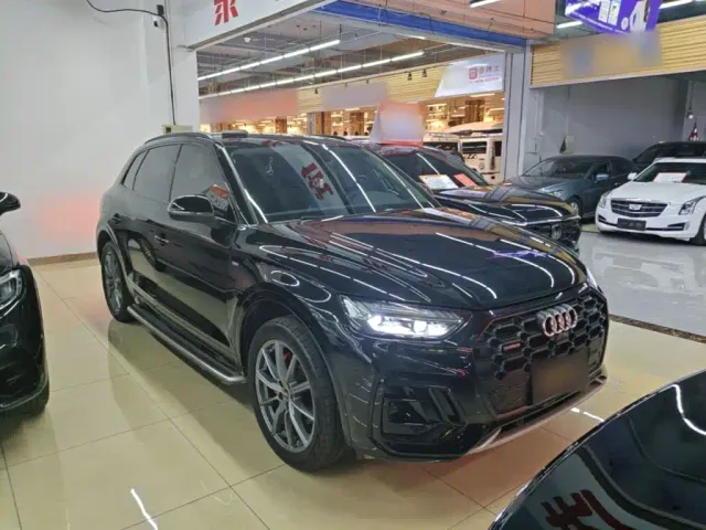 Audi Q5L — Фото автомобиля 3