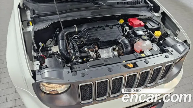 Jeep Renegade — Фото автомобиля 6