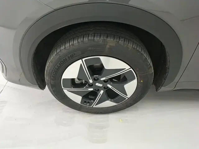 Geely Galaxy E5 — Фото автомобиля 22