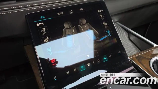 Cadillac Escalade 5th Gen — Фото автомобиля 16