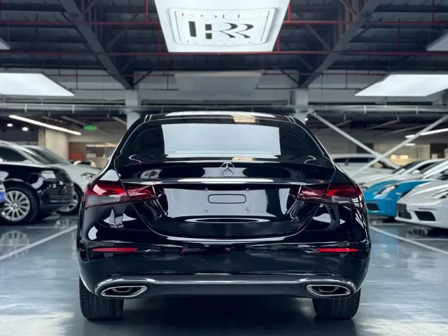 Mercedes-Benz E-Class — Фото автомобиля 8