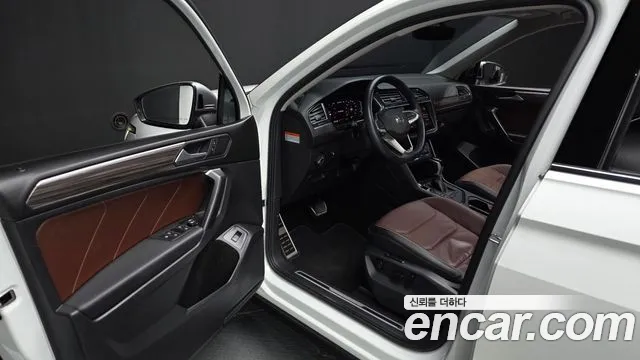 Volkswagen Tiguan — Фото автомобиля 10